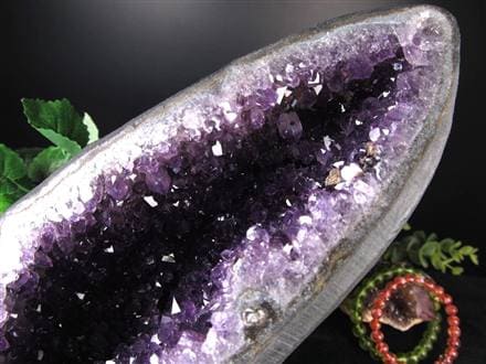 天然石　希少紫色の結晶のアメジストドーム ☆天然の神秘が放つ高貴な輝き☆圧倒的な美結晶☆インテリア・風水に