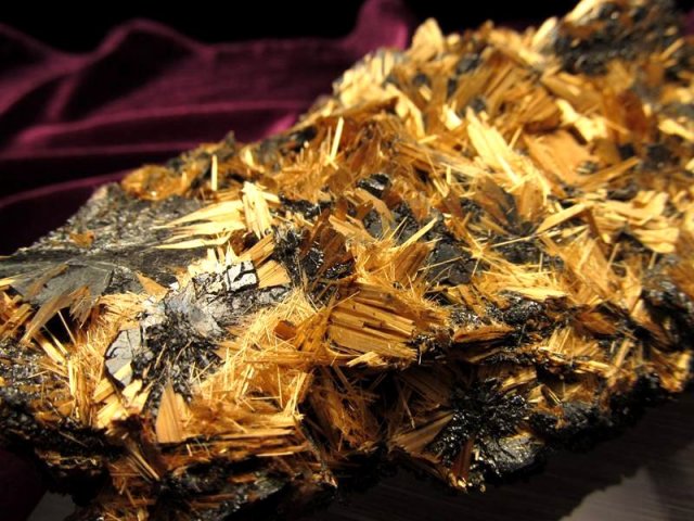 値下げ 西-⑨【極 太陽タイチンルチル】原石 73✖️49✖️39㎜ 天然石 太陽ルチル タイチンルチル 原石 置物 - メルカリ