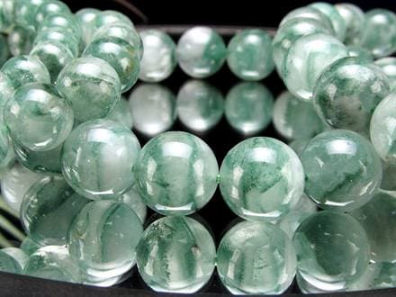 ◇濃緑ファントムが際立つ！◇透明な水晶にくっきり浮かぶ緑の幻影