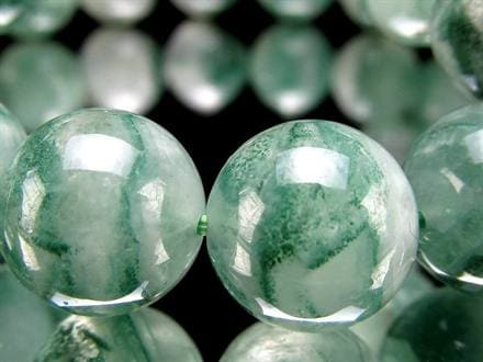 ◇濃緑ファントムが際立つ！◇透明な水晶にくっきり浮かぶ緑の幻影