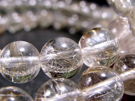 ◇存在感ある銀針入り水晶◇針バランス良好！◇落ち着きのあるほんのり