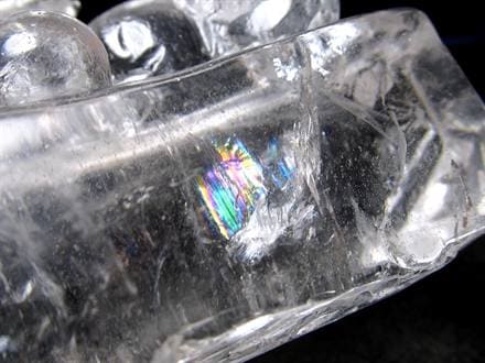 ◇神秘的な九尾の狐◇透明水晶を贅沢に使用◇虹が浮かぶ幻想的な逸品