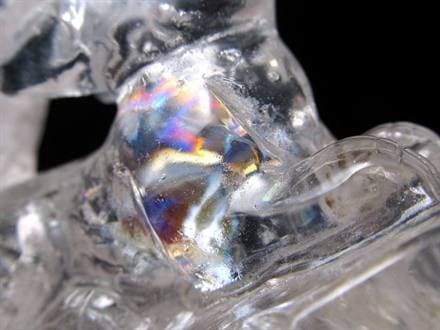 ◇神秘的な九尾の狐◇透明水晶を贅沢に使用◇虹が浮かぶ幻想的な逸品