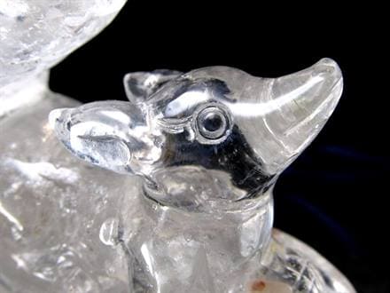 ◇神秘的な九尾の狐◇透明水晶を贅沢に使用◇虹が浮かぶ幻想的な逸品