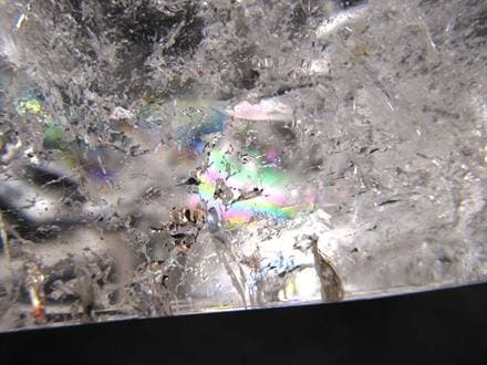 ◇神秘的な九尾の狐◇透明水晶を贅沢に使用◇虹が浮かぶ幻想的な逸品