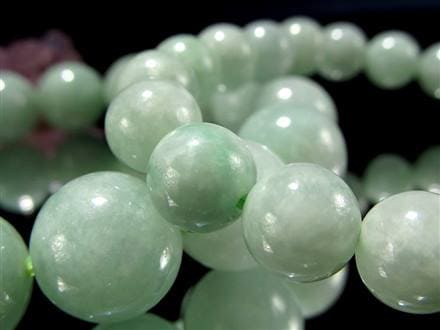◇良好品質！ビルマ翡翠◇艶やか光沢！美しい淡緑色◇希少！価格高騰中
