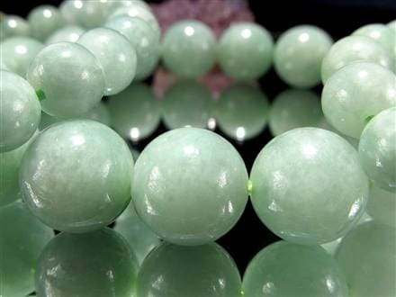 ◇良好品質！ビルマ翡翠◇艶やか光沢！美しい淡緑色◇希少！価格高騰中