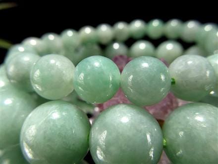 ミャンマー産本翡翠（ジェダイト）の原石 （230ｇ） ミャンマー産本翡翠 ジェダイト の原石 230g ミャンマー産翡翠