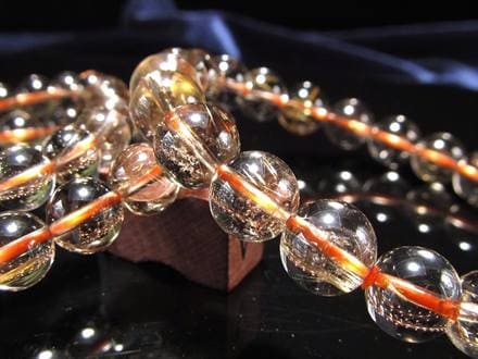 ◇ほんのりスモーキーな超透明水晶体◇繊細に煌めく金針入り◇シックで