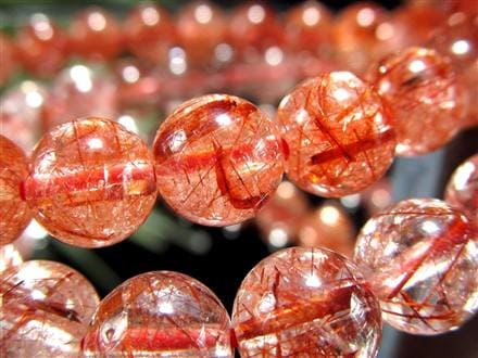 ◇透明感際立つ美発色◇クリア感重視のレッドトーン◇繊細に煌めく針と