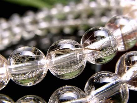 ◇入荷頻度激減！◇少量限定◇繊細な銀針が映える透明美◇上品な輝き