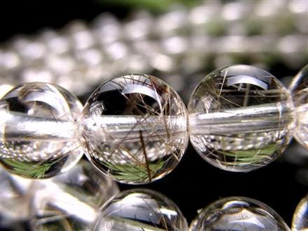 ◇入荷頻度激減！◇少量限定◇繊細な銀針が映える透明美◇上品な輝き