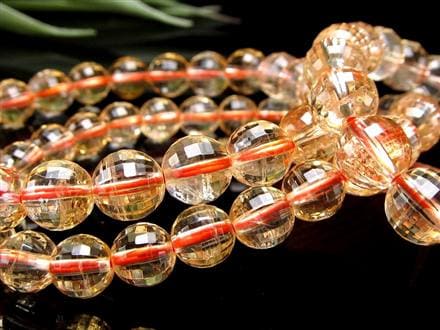 ◇一珠一珠が美しく輝く◇繊細カット仕上げ◇11月の誕生石◇富を