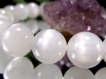 ◇5Aランクの厳選品◇輝き放つキャッツアイ効果◇針の向きが揃った純白