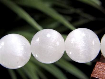 ◇5Aランクの厳選品◇輝き放つキャッツアイ効果◇針の向きが揃った純白