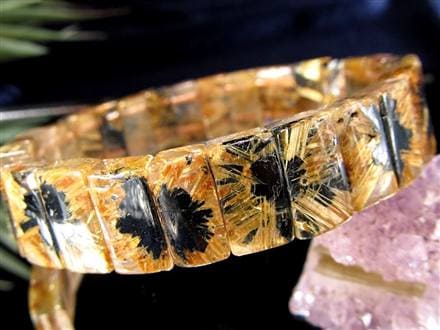 ◇存在感抜群◇華やかな太陽放射ルチル◇大地の力を宿す母岩！存在感