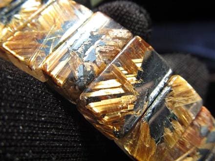 ◇存在感抜群◇華やかな太陽放射ルチル◇大地の力を宿す母岩！存在感
