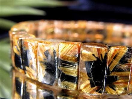 ◇黄金に輝く太陽放射◇大地の力を宿す母岩！存在感抜群