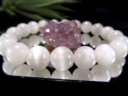 ◇5Aランクの厳選品◇輝き放つキャッツアイ効果◇針の向きが揃った純白  