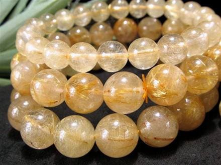 ◇やさしいミルキー水晶に映えるゴールド針◇繊細針中心の上品な輝き