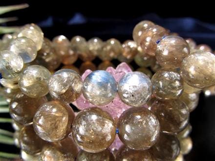 ◇目を惹くキラキラ雲母！◇マイカとカイヤナイトの共生◇心身を癒して