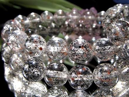 ◇見逃せない希少品！◇黒点と輝く褐色結晶◇1月の誕生石