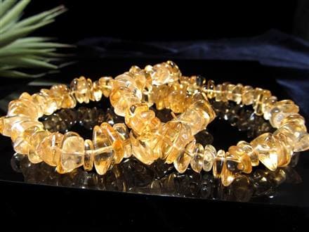 ◇ナチュラルなさざれ形状◇超透明!◇宝石質◇つやつや◇11月の誕生石