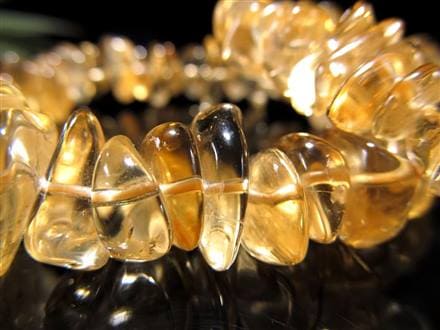 ◇ナチュラルなさざれ形状◇超透明!◇宝石質◇つやつや◇11月の誕生石