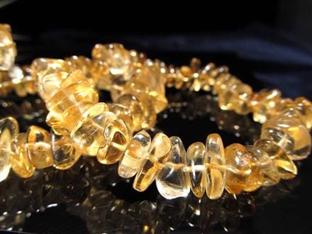 ◇ナチュラルなさざれ形状◇超透明!◇宝石質◇つやつや◇11月の誕生石