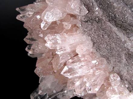 ◇幻の逸品!!◇超希少特大クラスター形状◇ほんのり桜色に煌めく結晶群