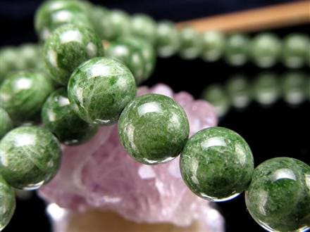 ☆激安価格！☆濃淡様々なグリーンカラー☆艶感抜群☆柔らかな癒しの