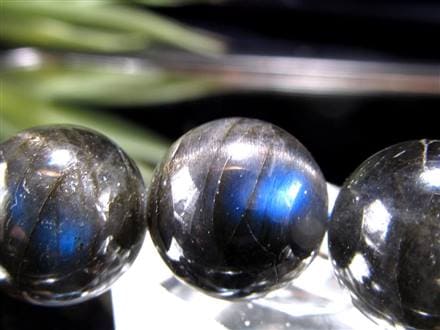 ☆少量限定！☆漆黒の深淵に咲く青い幻影☆神秘的キャッツアイの輝き