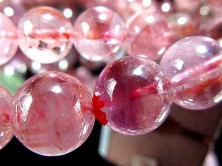 ☆極上発色☆神秘の多鉱物結晶☆透明感抜群の水晶に舞うレッド