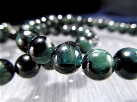 ☆クールで神秘的な色彩☆中にはキャッツアイ効果の珠も☆10月の誕生石  