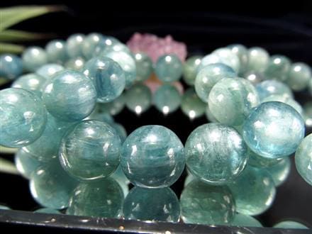 ☆希少！天然グリーンカラー☆流れるシラー効果☆美しい多層結晶の輝き