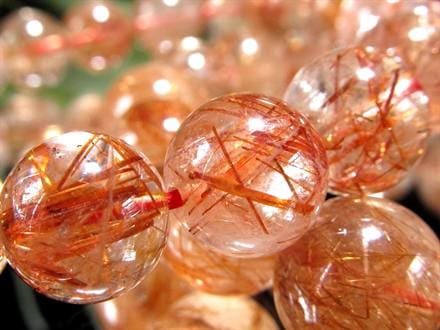 ☆濃厚オレンジ針☆赤みを帯びた華やかな輝き☆ほんのりスモーキー水晶