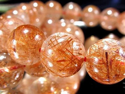 ☆濃厚オレンジ針☆赤みを帯びた華やかな輝き☆ほんのりスモーキー水晶