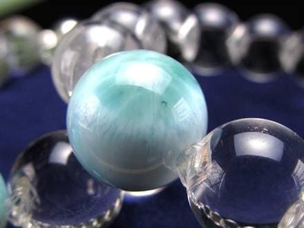 ☆特殊な牛穴加工☆希少石ラリマーをアクセントに☆水晶の澄んだ輝き