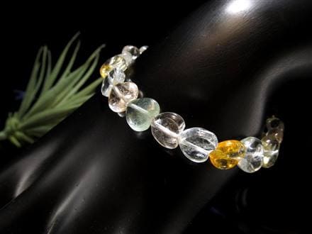 ☆つるんと可愛いハート型☆希少！ライモナイト入りトパーズ☆淡い  