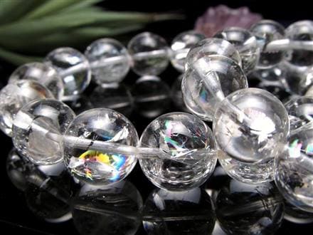 ☆透明感抜群！高品質虹入り水晶☆万能のパワーストーン☆キラキラ