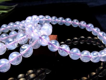 ☆キラキラタイプ☆幻想的なピンクパープル☆虹入りの珠も☆感受性を