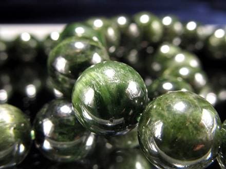 ☆深緑に差す神秘の光彩☆ほのかに見せるキャッツアイ効果☆艶と濃淡の