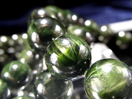 ☆深緑に差す神秘の光彩☆ほのかに見せるキャッツアイ効果☆艶と濃淡の