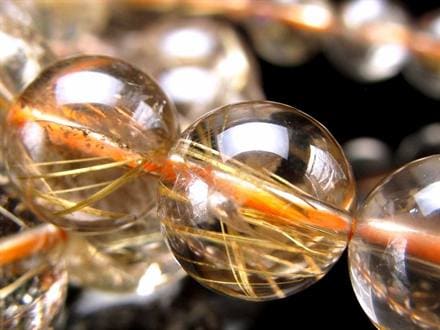 ☆スモーキーな水晶に輝く金針☆煙る色合いに走る繊細針☆金運・勝負運