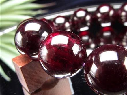 ☆超希少な迫力満点の巨珠！☆お買い得価格☆上品なダークレッドカラー