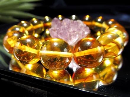 ☆存在感抜群の大珠☆圧倒的な希少性！☆4千万年前の虫が閉じ込められ  