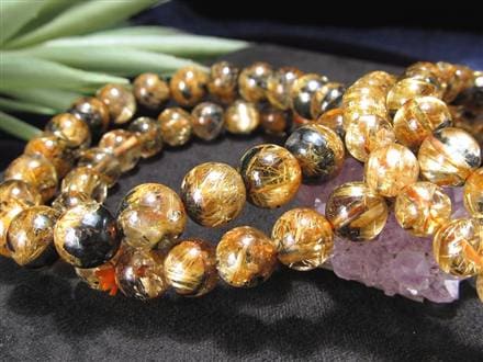 ☆良好品質！黄金と漆黒の輝き☆母岩入りの強力ルチル☆タイチン針