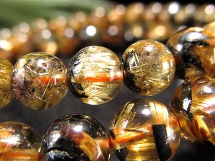 ☆良好品質！黄金と漆黒の輝き☆母岩入りの強力ルチル☆タイチン針