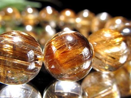 専用【極上，美品】濃密ゴールドルチルクォーツ　１４㎜ 極上/無色透明に近い水晶且つ黄色味よりのゴールドルチル】タイチン