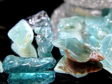 ☆採取量極少！超希少さざれ☆限られた人のみ知る【幻の宝石】☆世界の